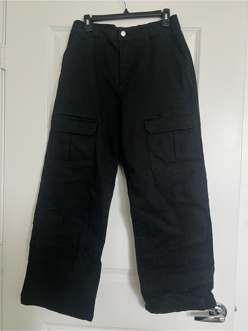 Forever 21 Women’s Black Cargo Pants - Wide Leg